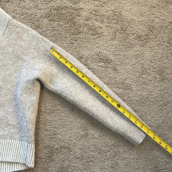 Lululemon Alpaca Wool-Blend V-Neck Sweater XS Minimalist Neutral Academia - DESC - Picture 12 of 15